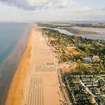Apartment Cozy Flat Near Beach-beahost