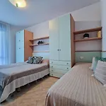 Cozy Flat Near Beach-beahost *